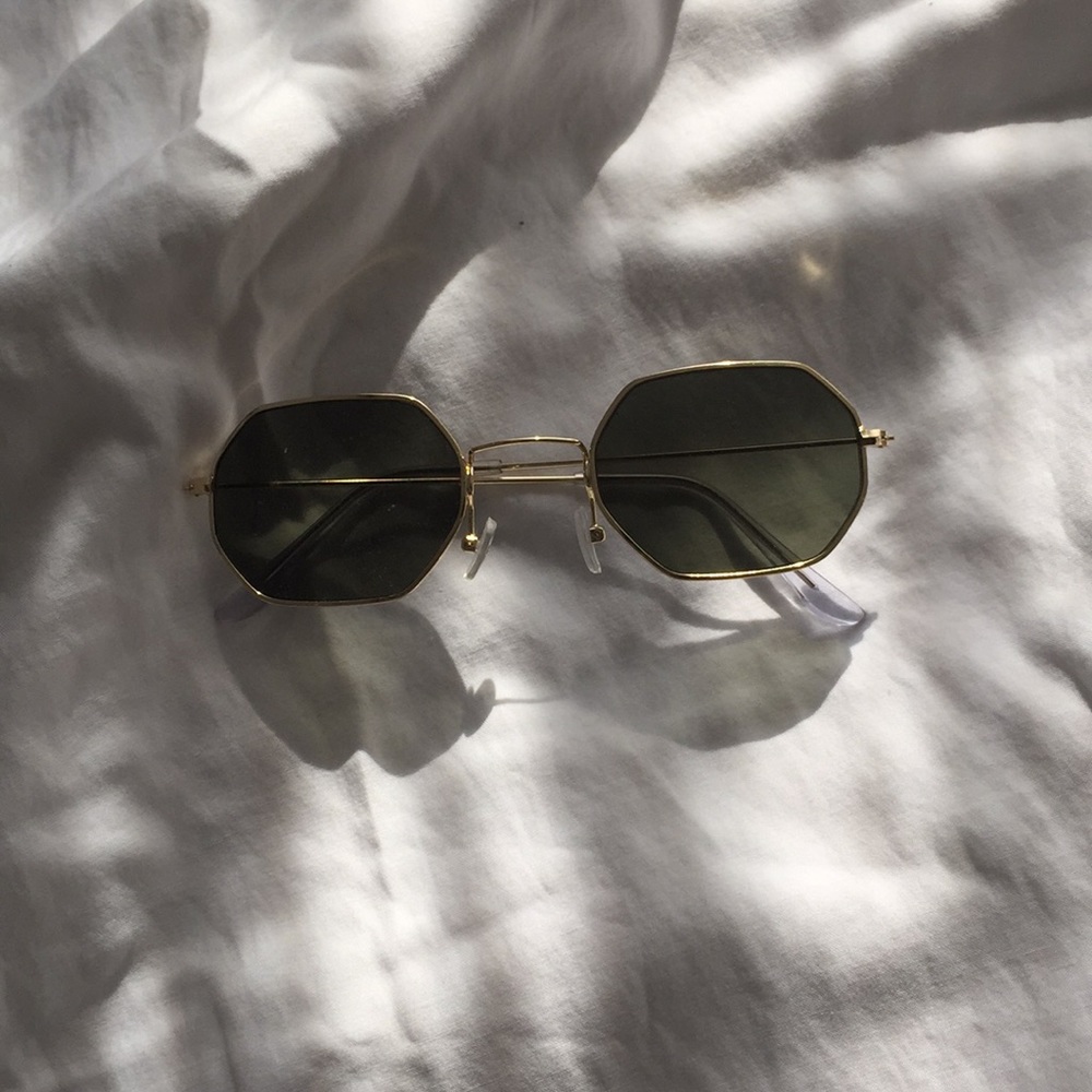 Timed hexagon metal frame sunglasses